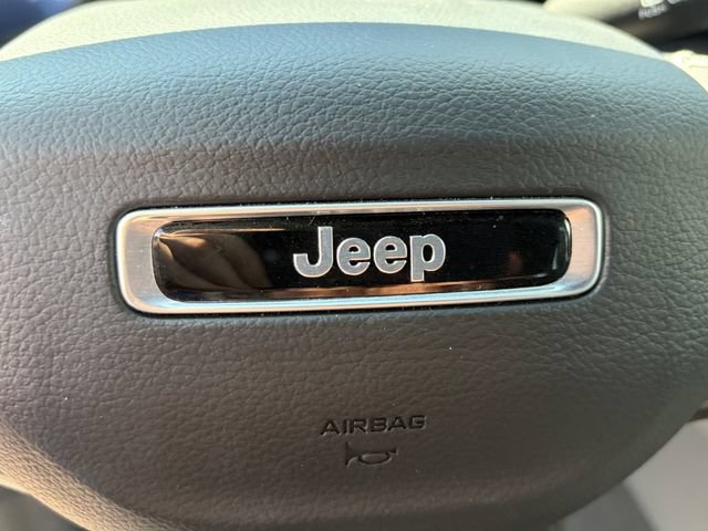 New 2025 Jeep Grand Cherokee Limited w/ Black Appearance Package AWD/4WD image 32