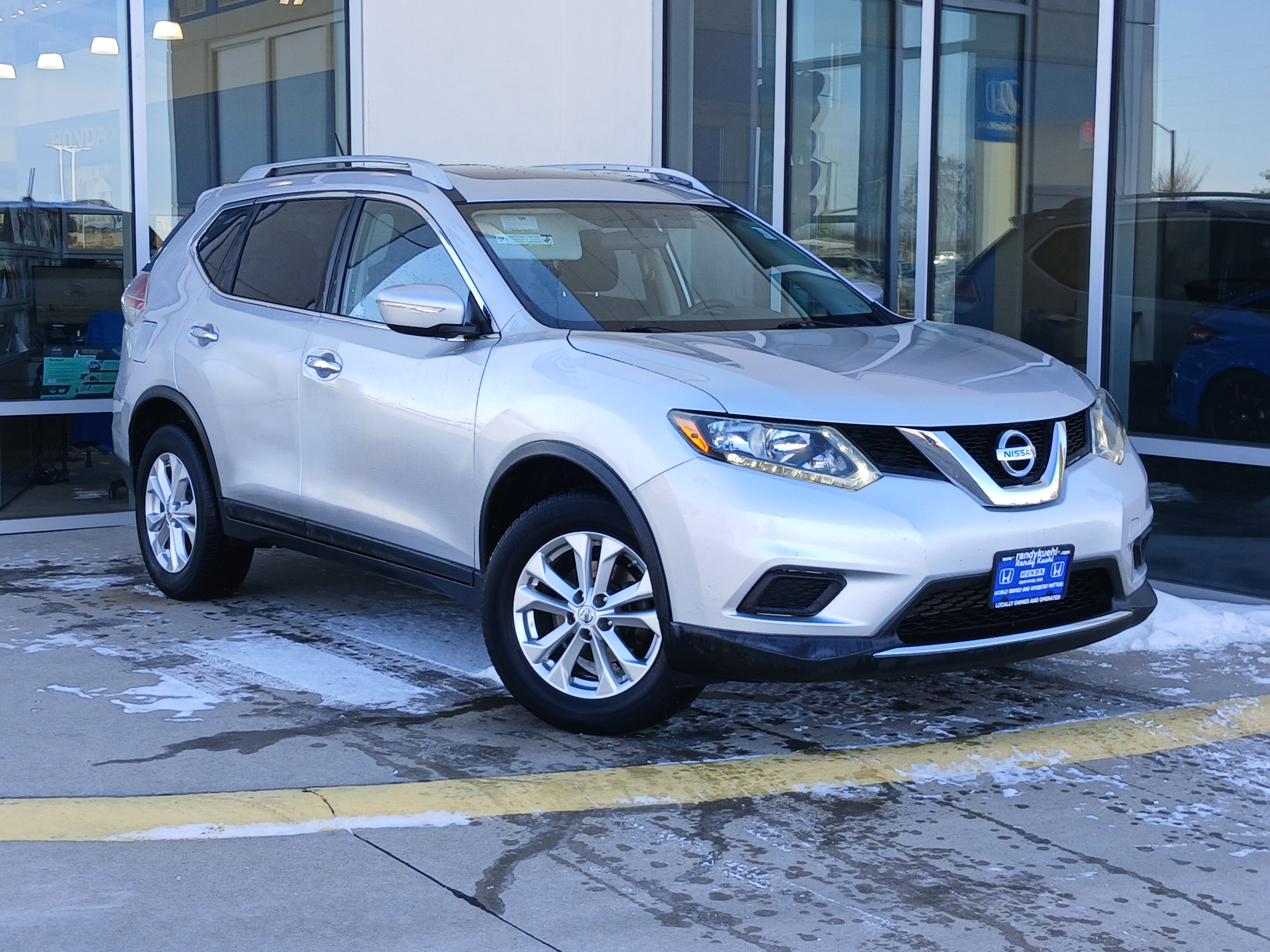 Used 2015 Nissan Rogue SV w/ SV Moonroof Package video 2
