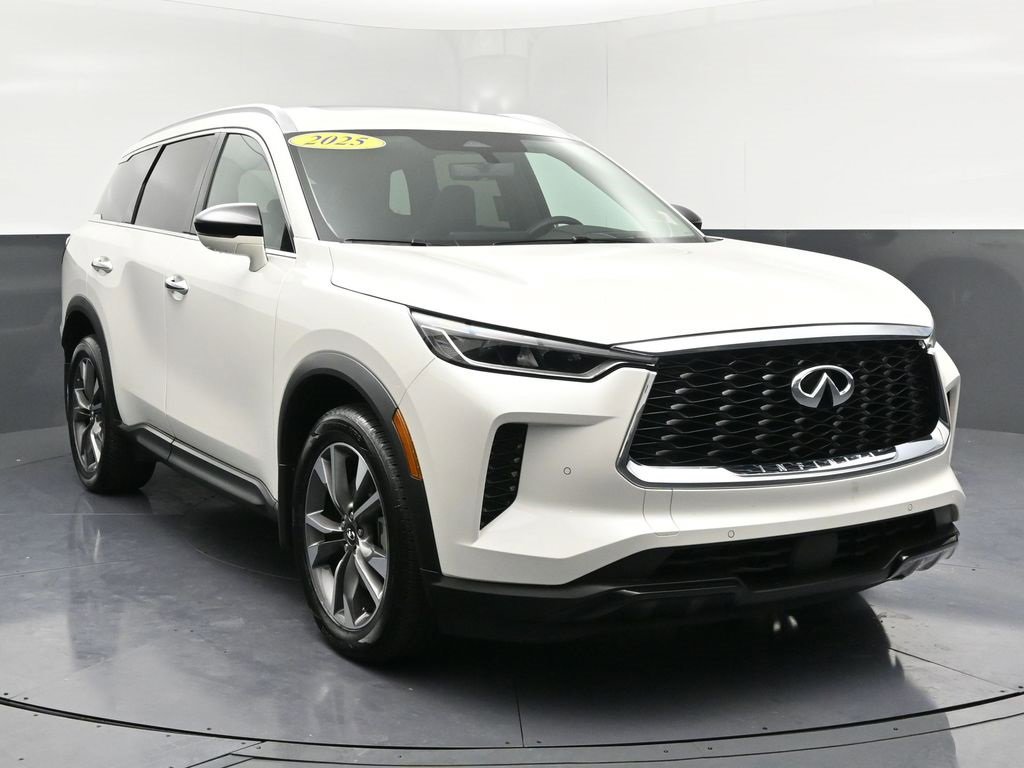 Certified 2025 INFINITI QX60 Luxe w/ Vision Package
