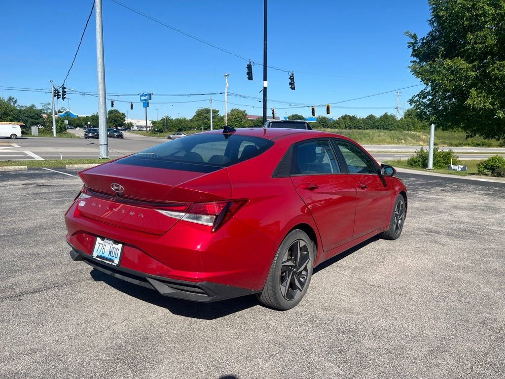 Used 2023 Hyundai Elantra SEL w/ Convenience Package FWD image 3
