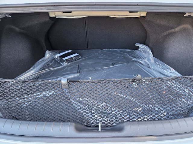 Certified 2025 Hyundai Elantra SEL FWD image 8
