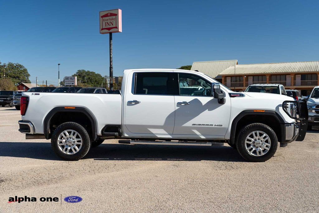 Used 2024 GMC Sierra 2500 SLT w/ SLT Premium Package image 4