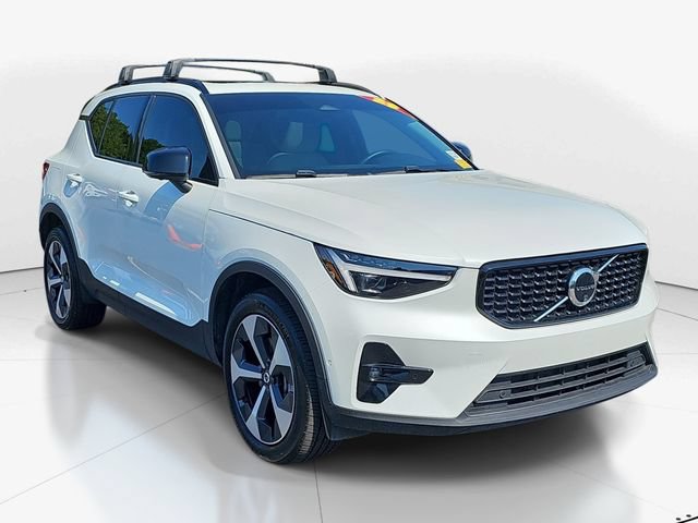 Used 2025 Volvo XC40 B5 Plus w/ Protection Package Premier AWD/4WD 360° Tour