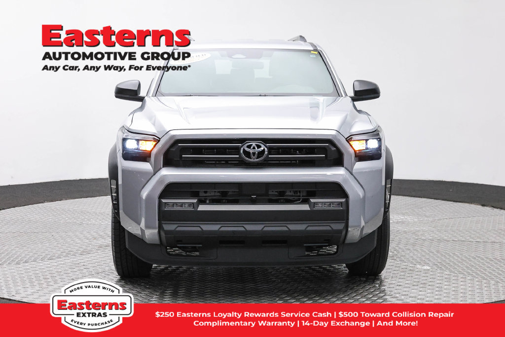 Used 2025 Toyota 4Runner SR5 AWD/4WD image 3