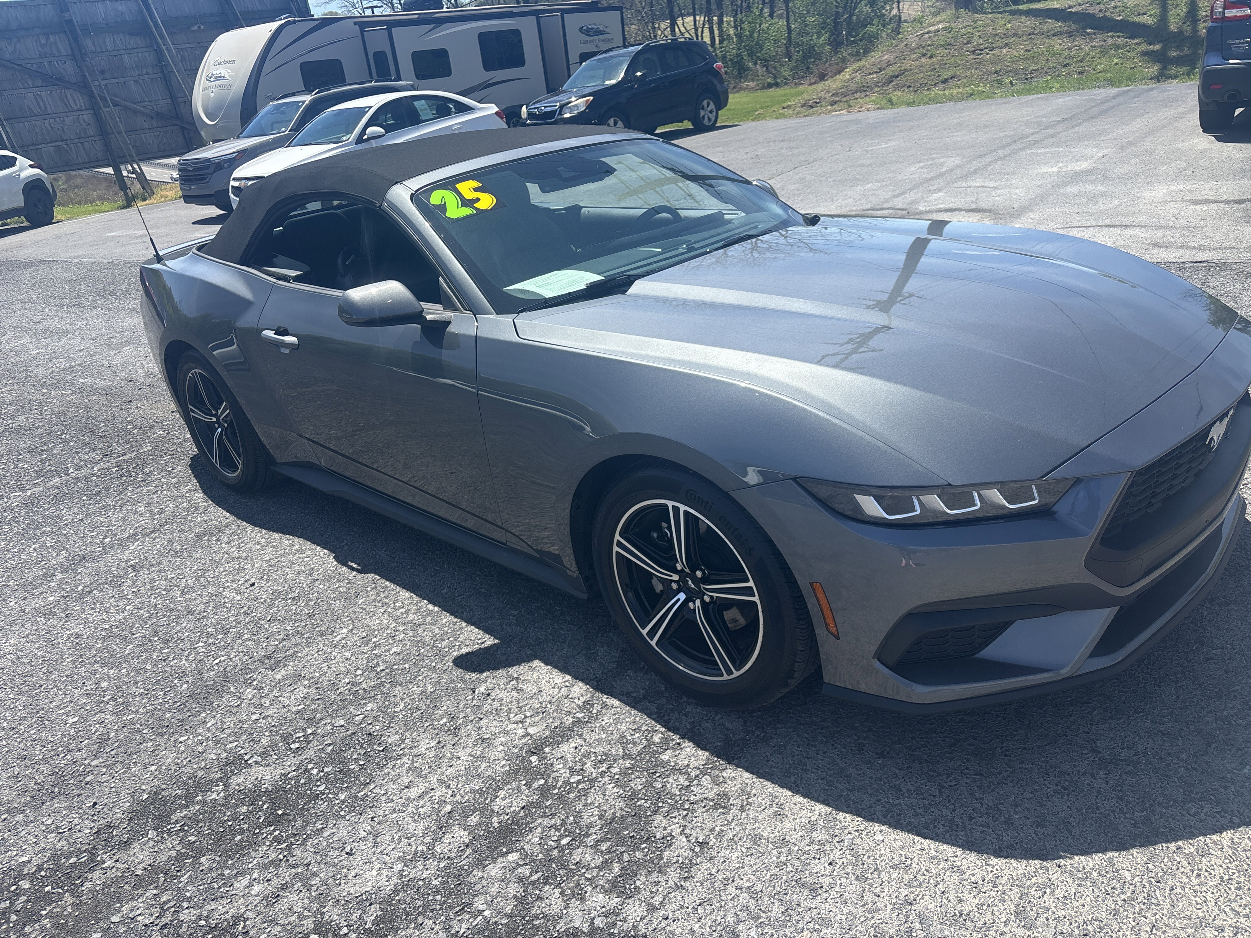 Used 2025 Ford Mustang Premium RWD image 1