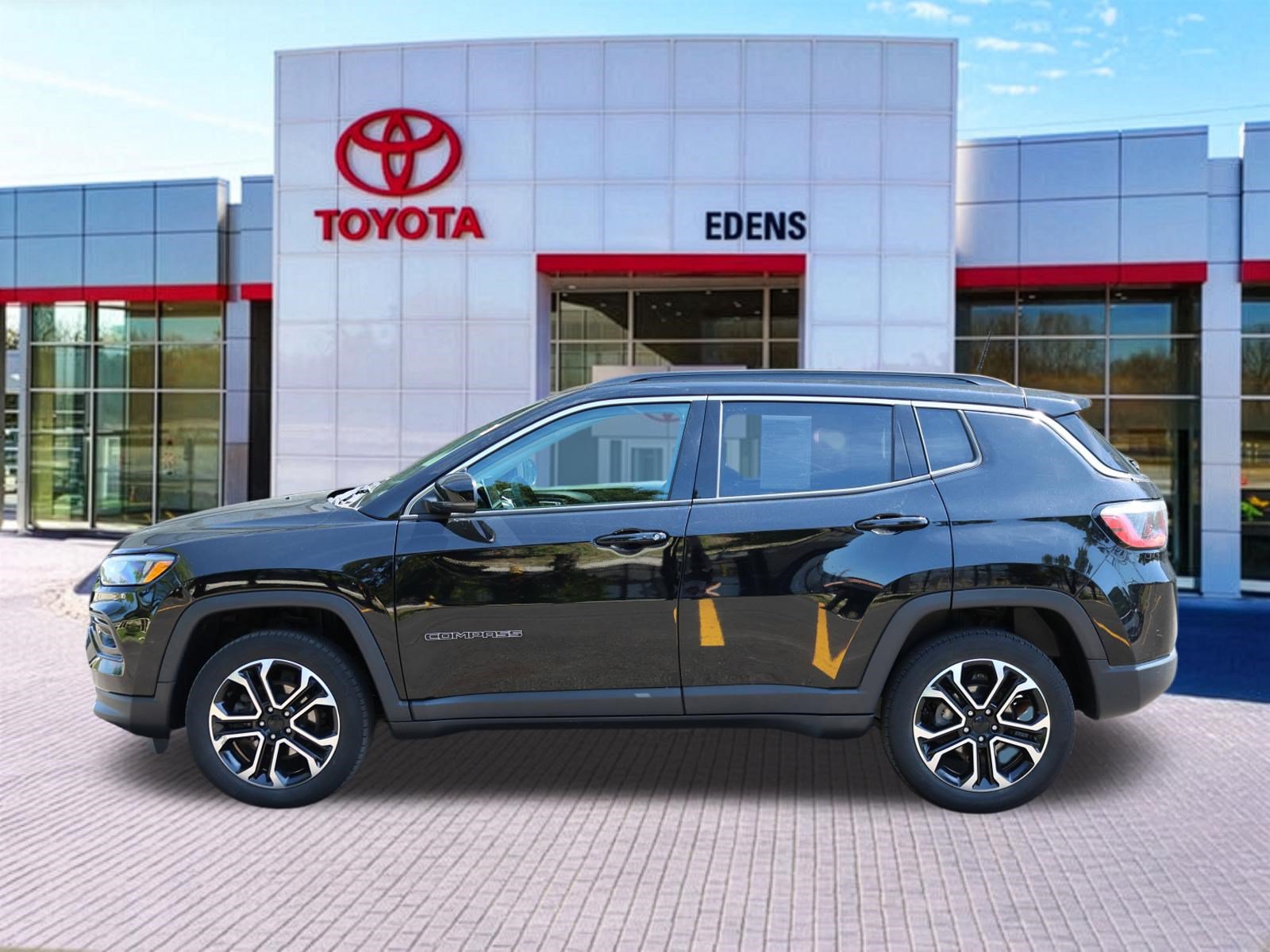 Used 2022 Jeep Compass Limited AWD/4WD image 8