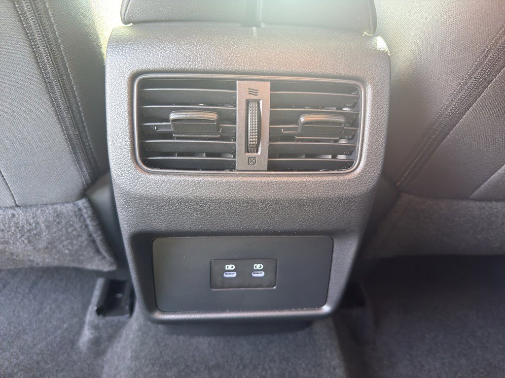 Used 2025 Nissan Rogue SV image 30