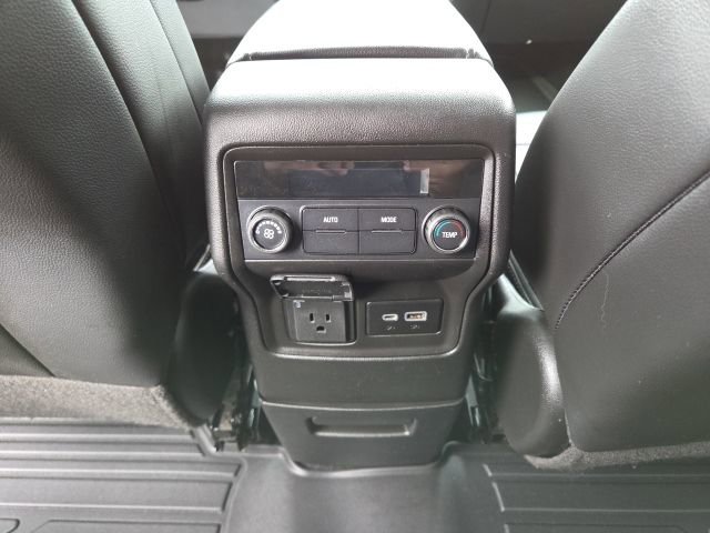 Used 2023 GMC Acadia SLT image 48