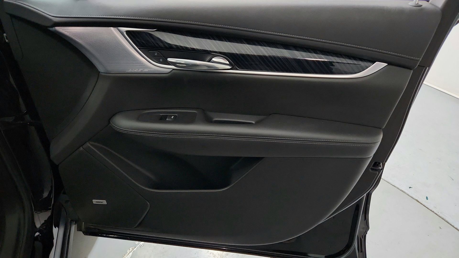 Certified 2023 Cadillac XT6 Premium Luxury w/ LPO, Floor Liner Package AWD/4WD image 27