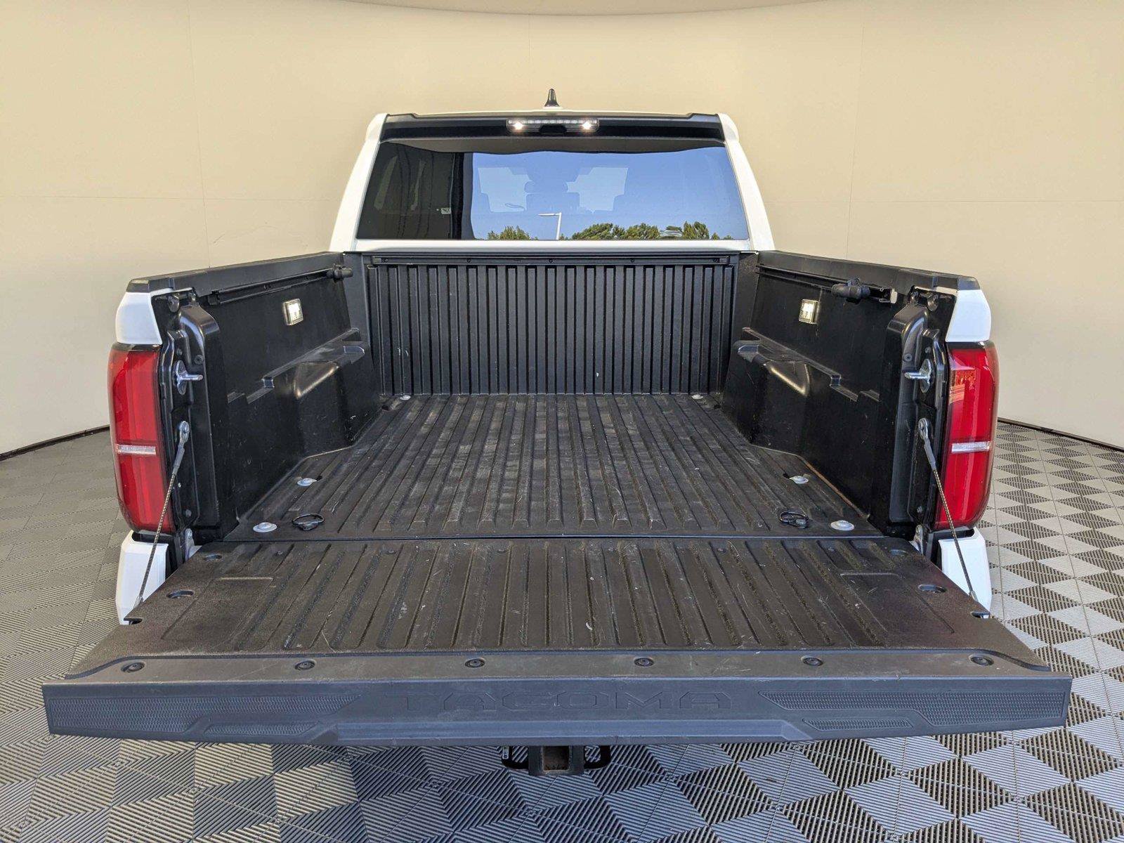 Used 2025 Toyota Tacoma SR AWD/4WD image 8
