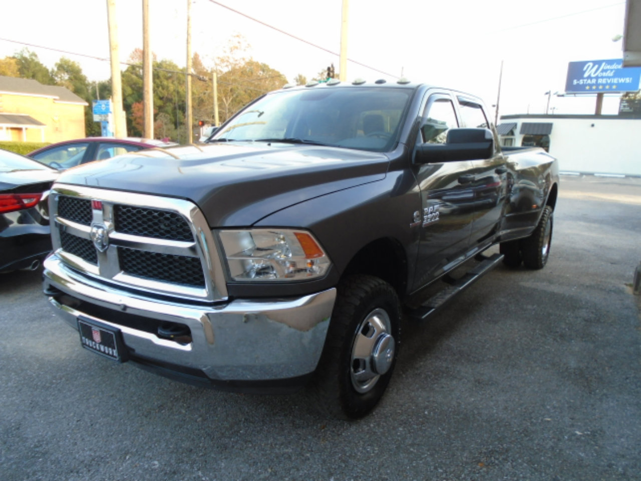 Used 2018 RAM 3500 Tradesman w/ Chrome Appearance Group image 3