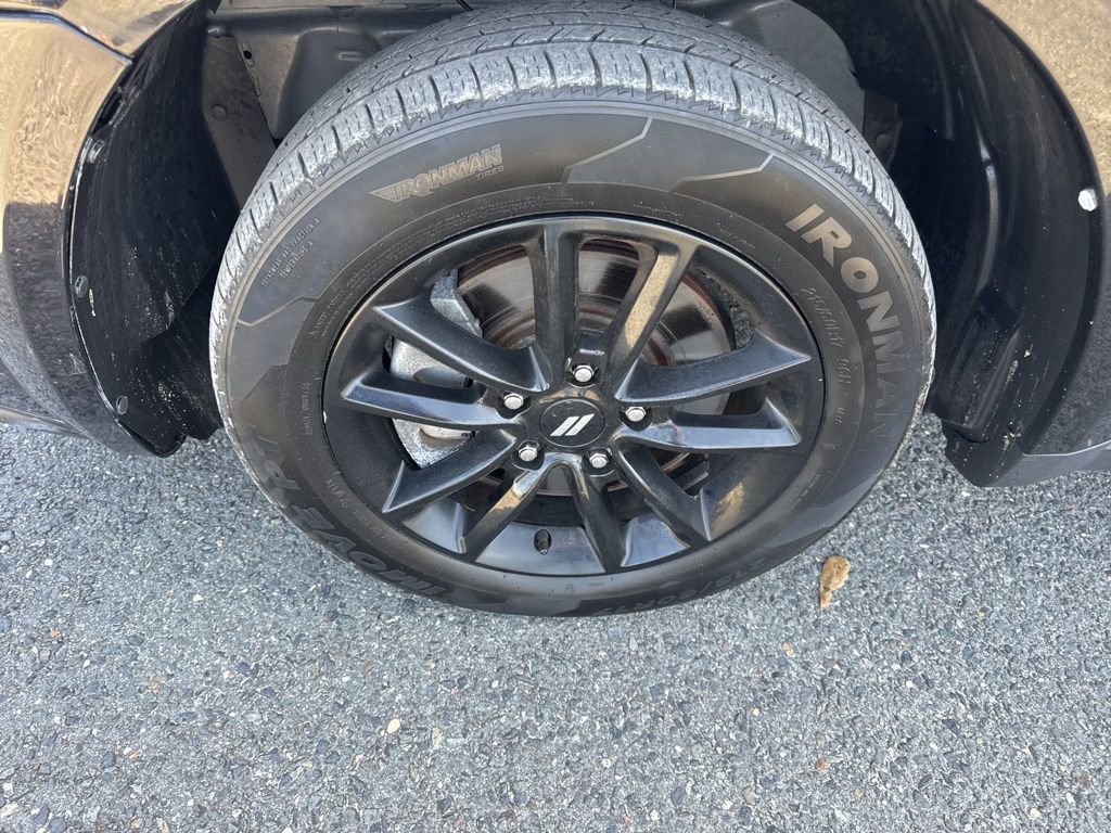 Used 2020 Dodge Journey SE w/ Blacktop Package image 9