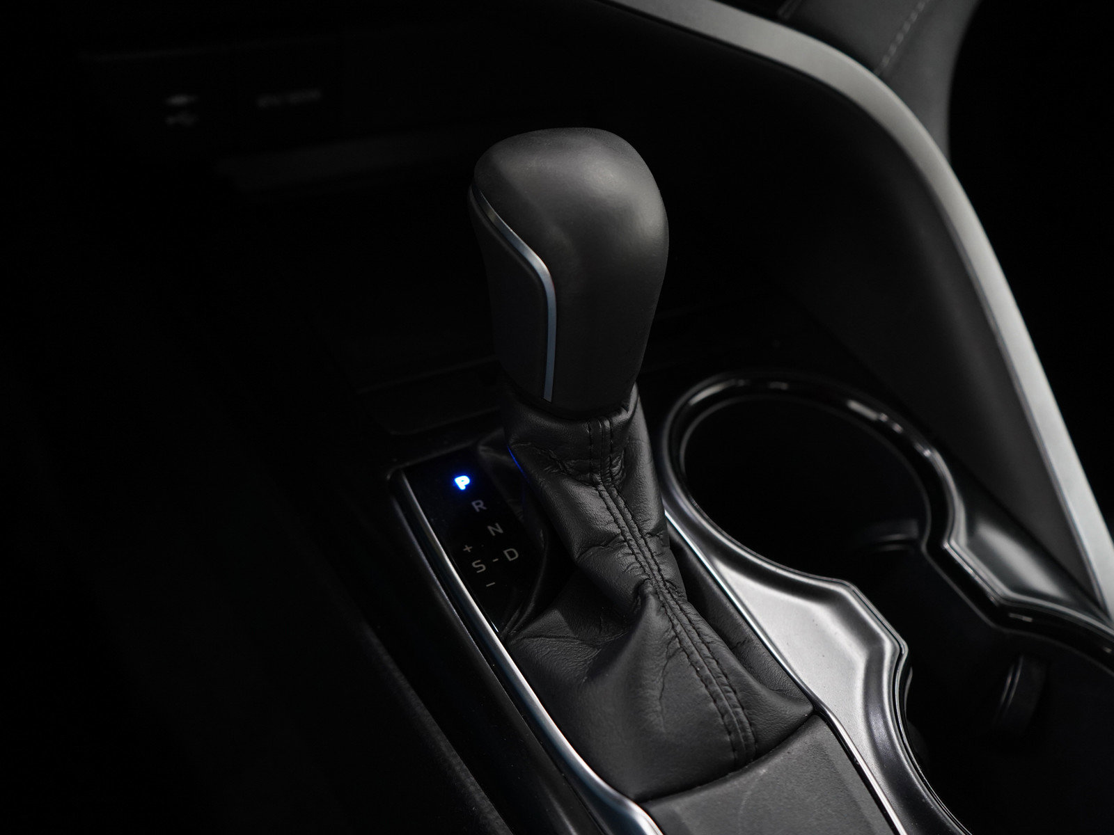 Used 2019 Toyota Camry SE FWD image 20