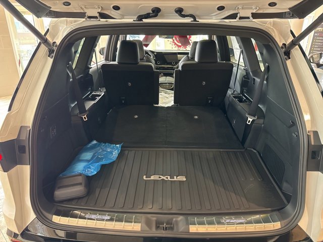 New 2026 Lexus TX 500h AWD image 10