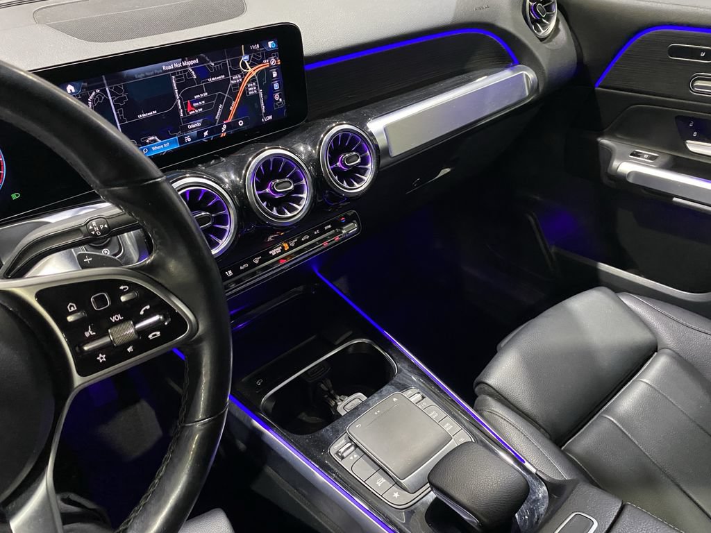 Used 2022 Mercedes-Benz GLB 250 4MATIC w/ Premium Package Lite image 8