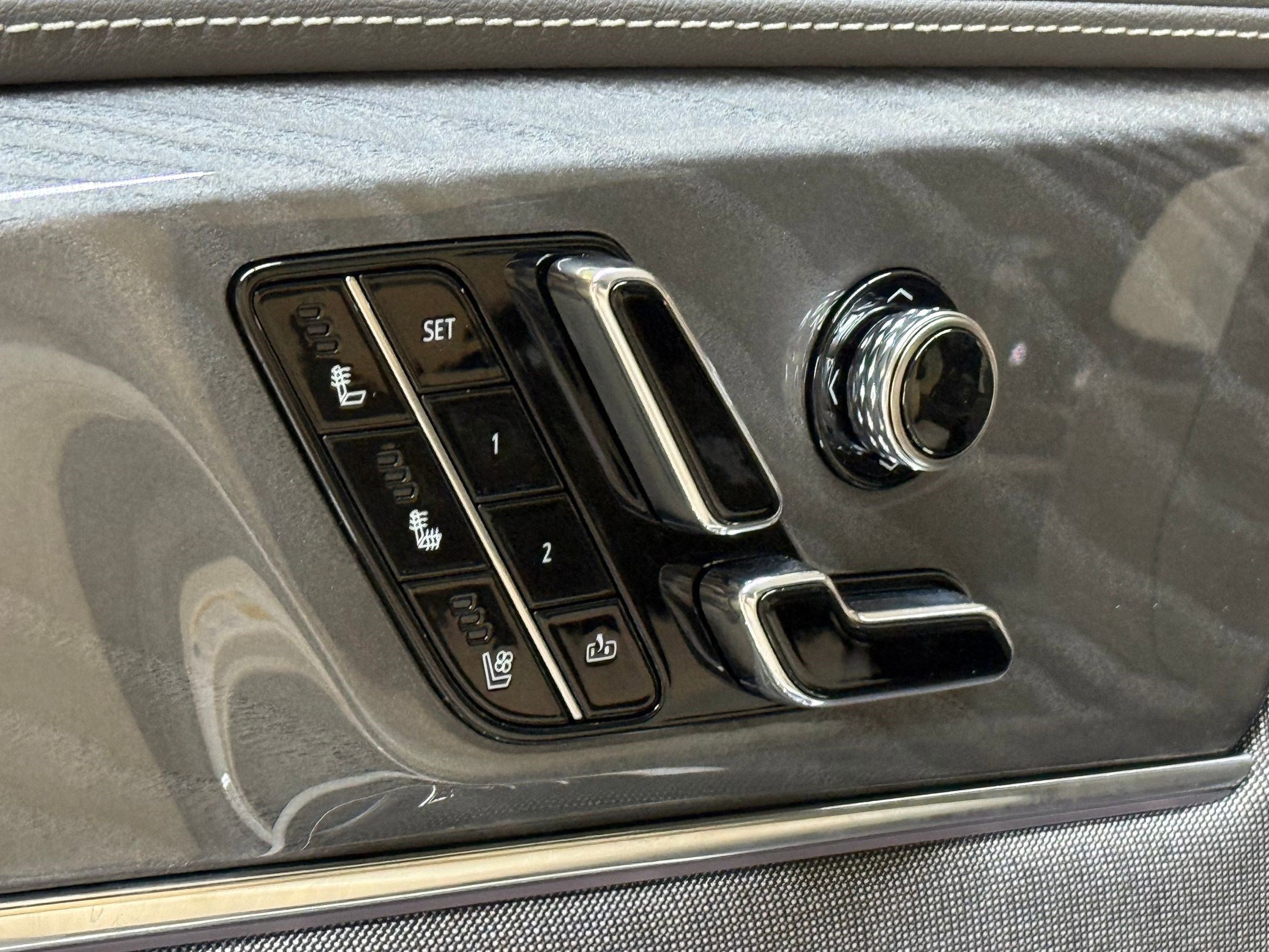 New 2025 Cadillac Escalade IQ Luxury 1 w/ Smart Trailering package image 27