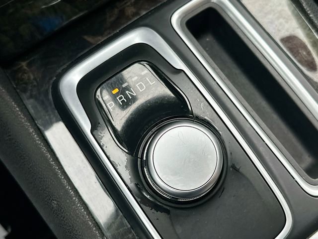 Used 2016 Chrysler 300 C image 18