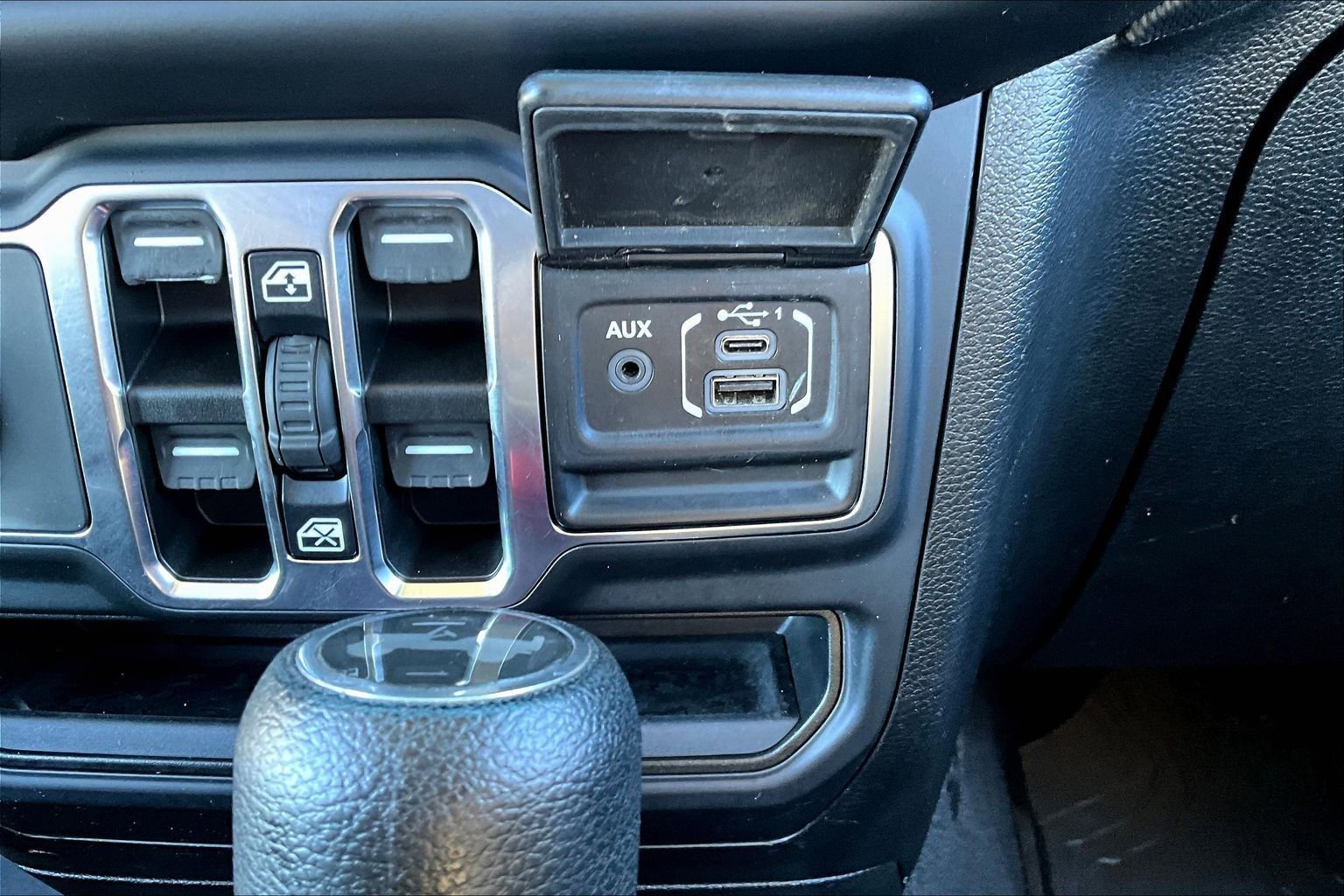 Used 2021 Jeep Wrangler Unlimited Willys image 25