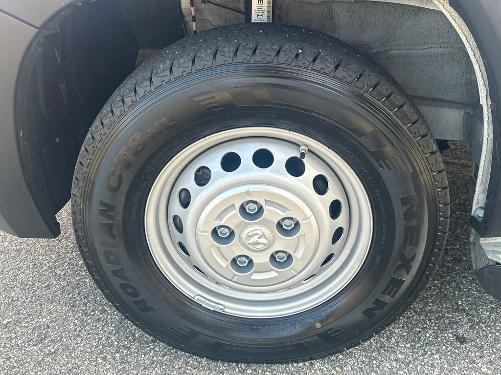 Used 2025 RAM ProMaster 2500 w/ U-Haul Equipment Group FWD image 35