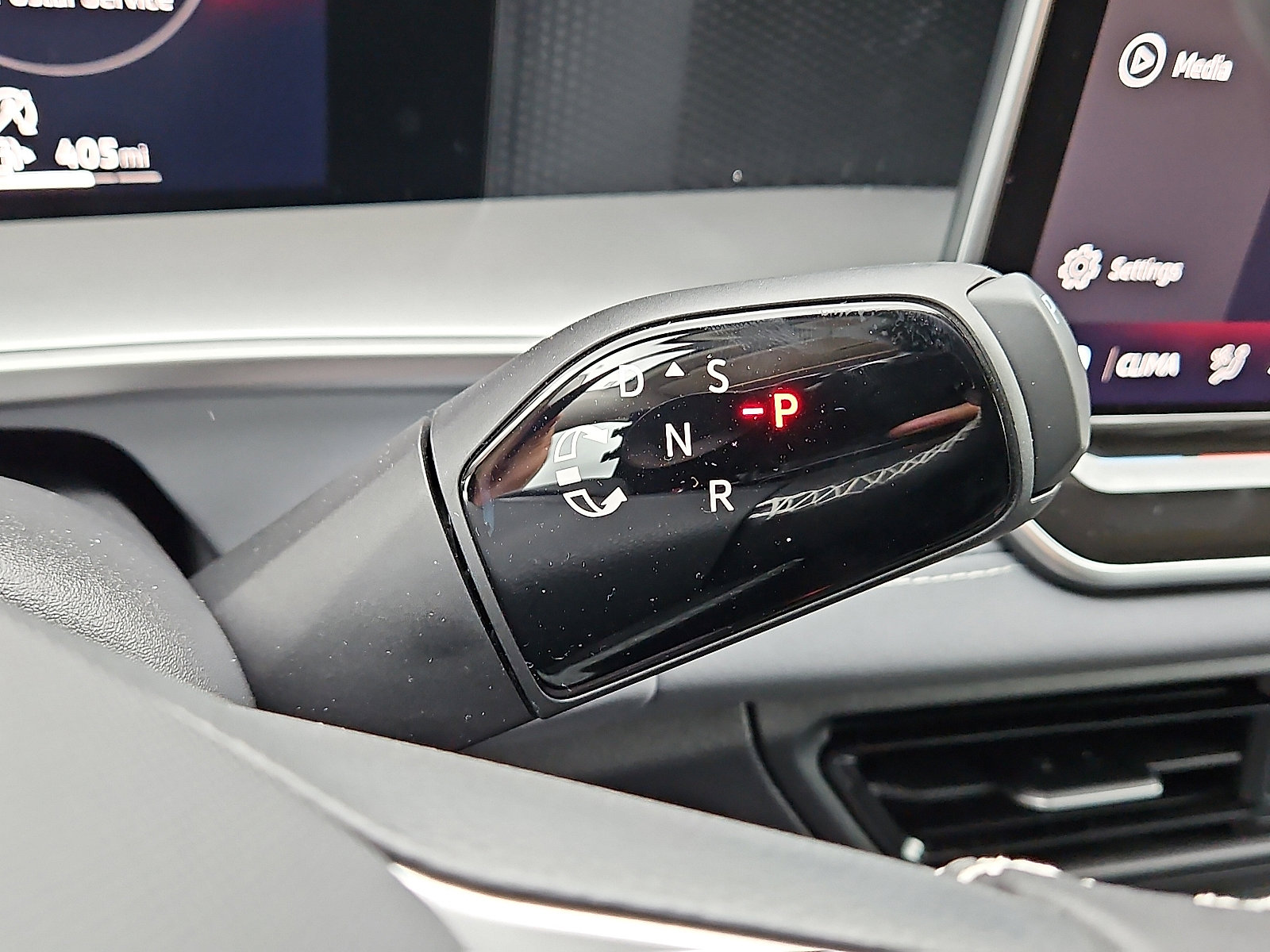 New 2026 Volkswagen Tiguan SE image 20