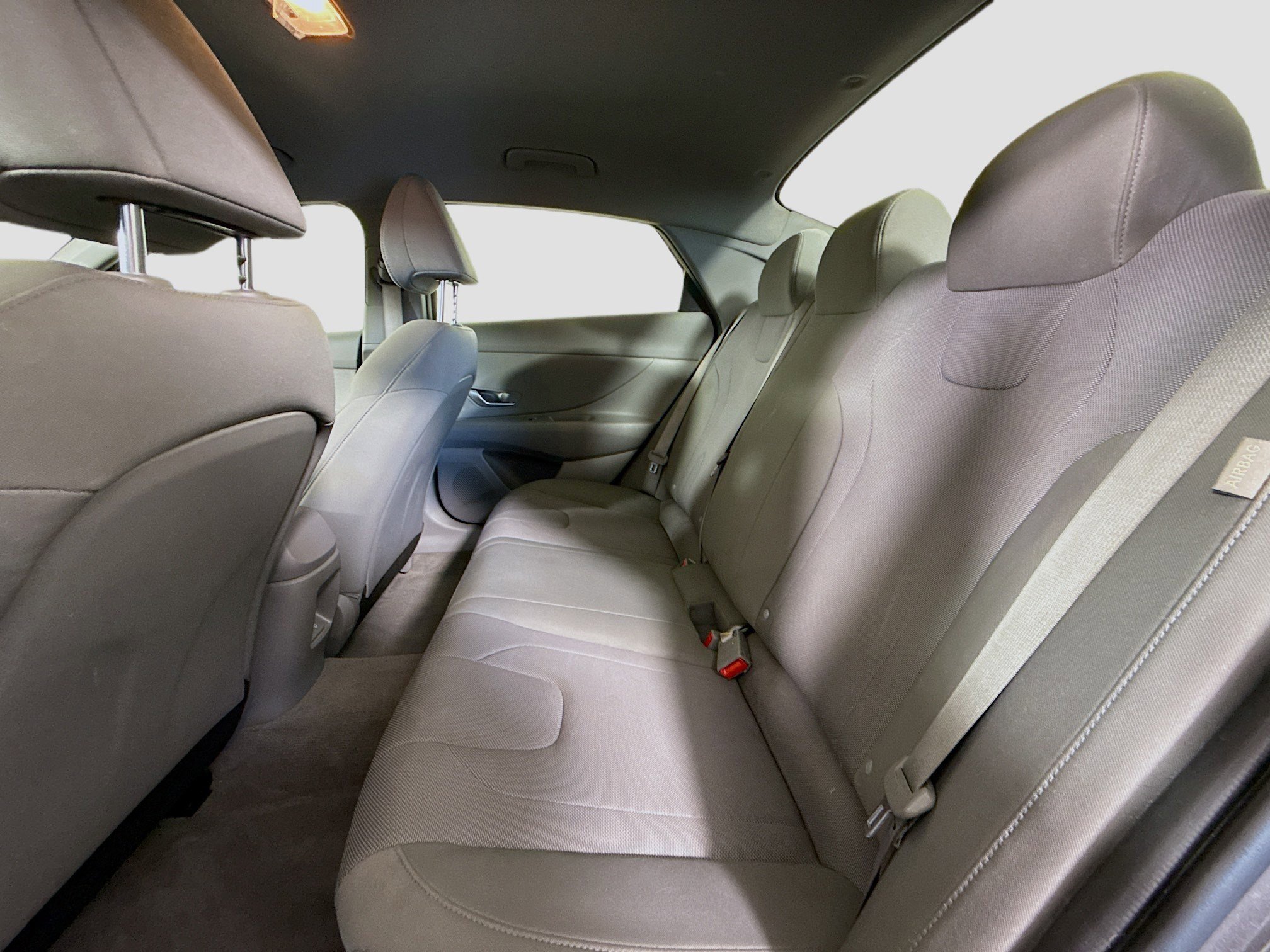 Used 2025 Hyundai Elantra SE image 24