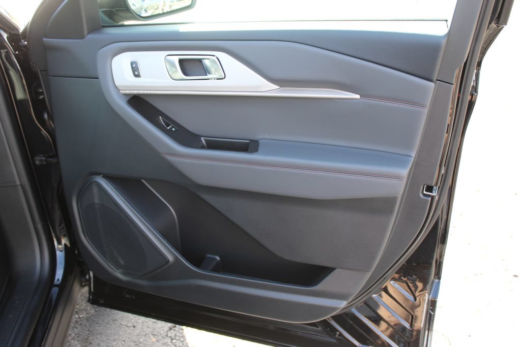 New 2026 Ford Explorer Active AWD/4WD image 12