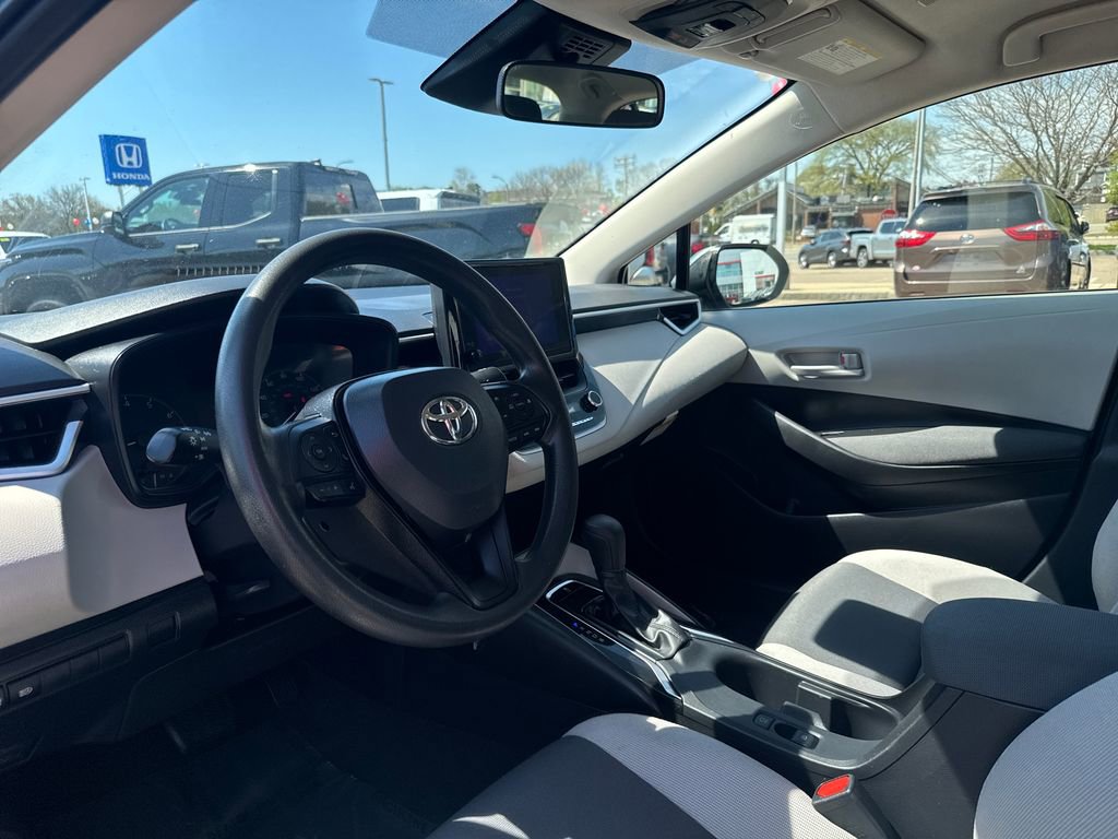 Used 2023 Toyota Corolla LE w/ Carpet Mat Package (TMS) FWD image 14