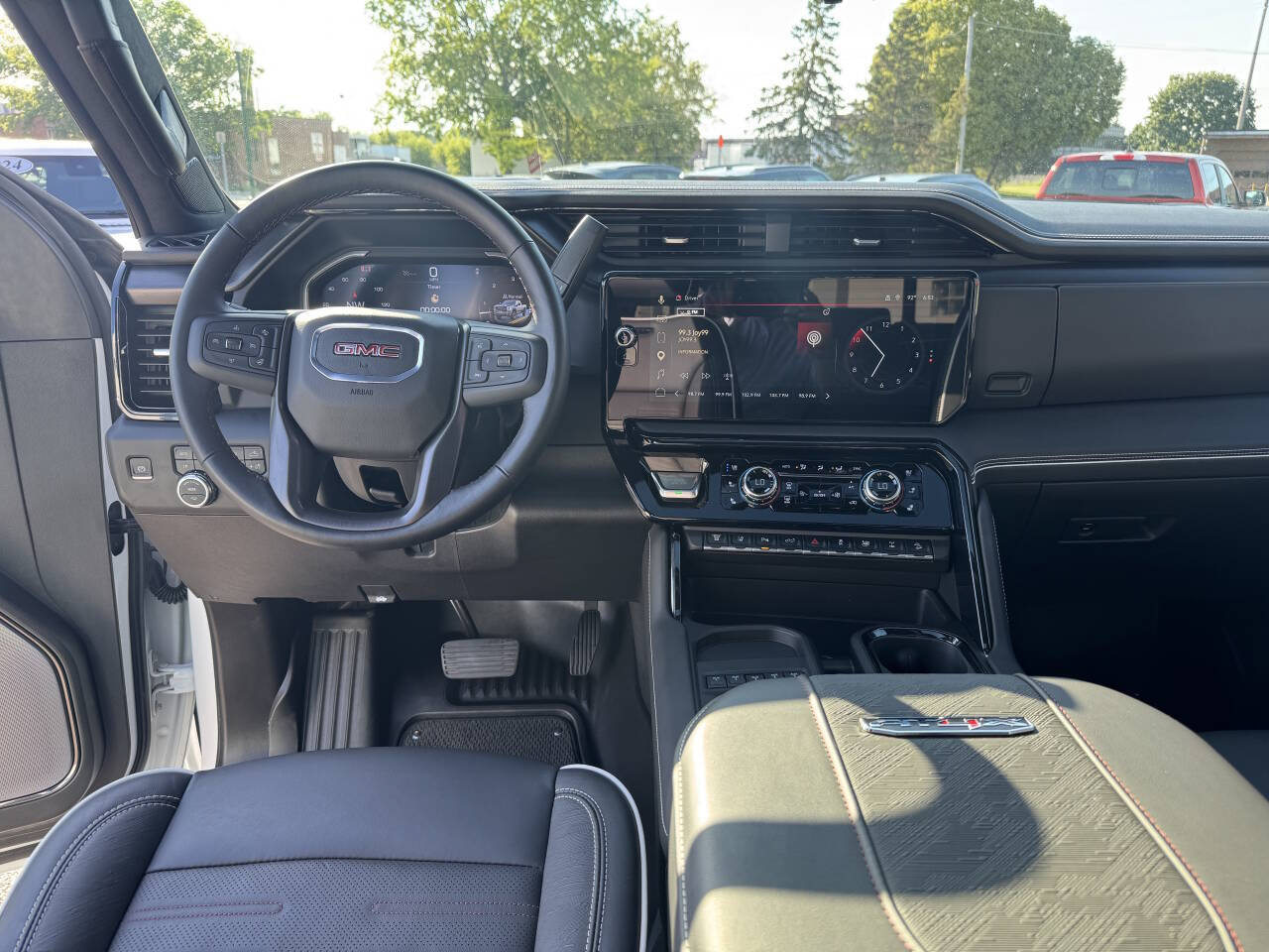 Used 2026 GMC Sierra 2500 AT4X AWD/4WD image 10