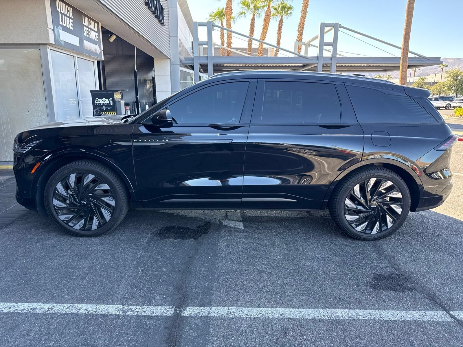 Used 2024 Lincoln Nautilus Reserve w/ Equipment Group 202A AWD/4WD image 8