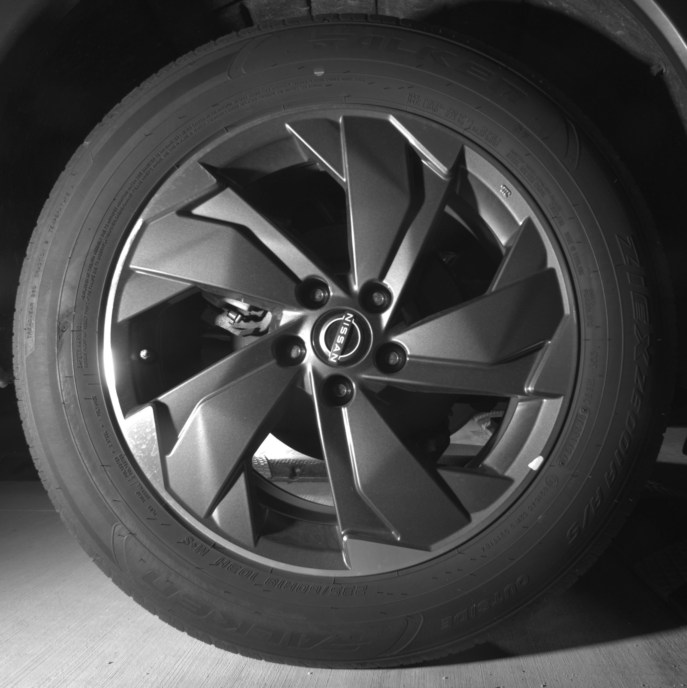 Used 2025 Nissan Rogue SV image 15