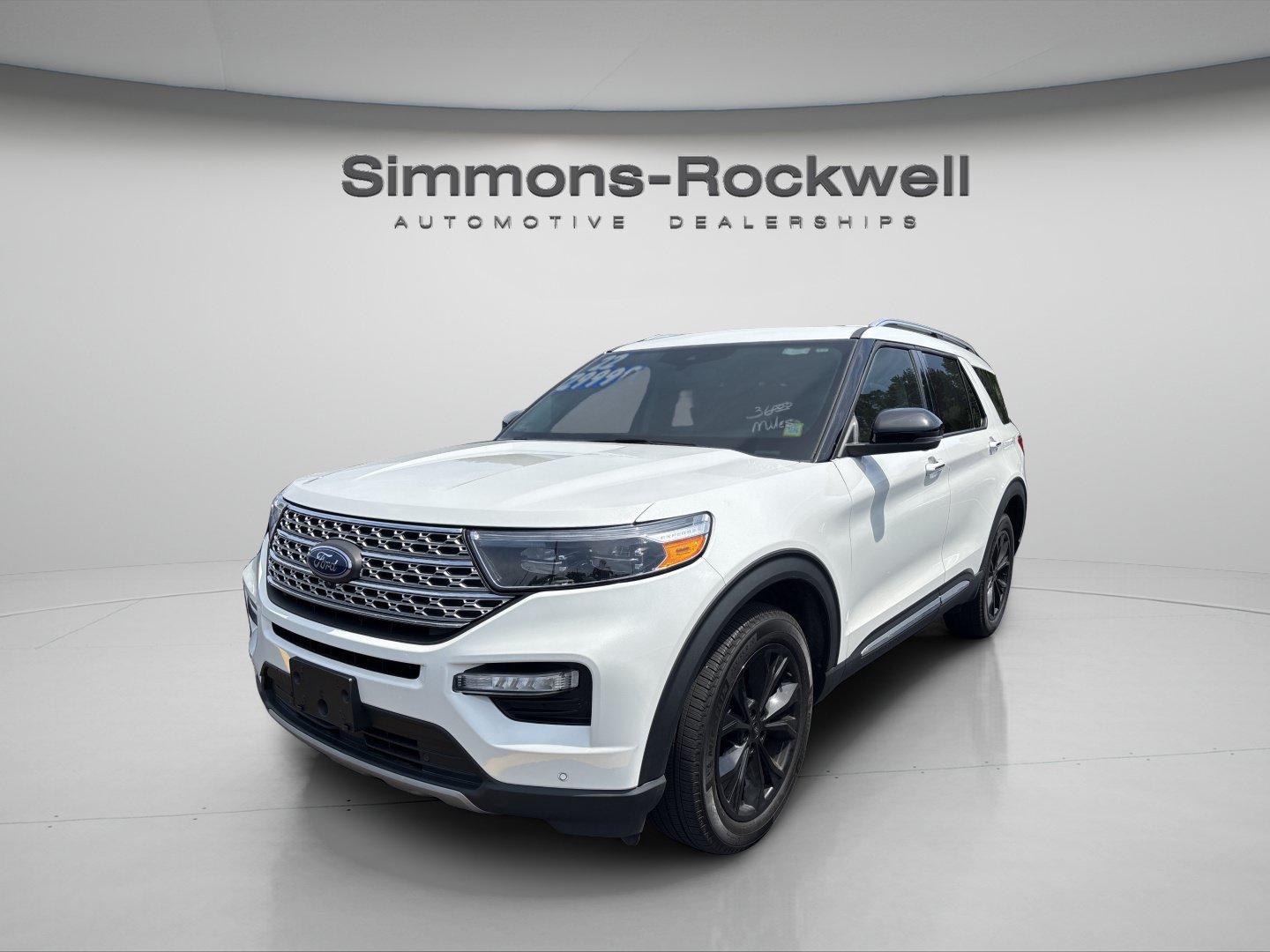 Used 2022 Ford Explorer Limited w/ Class IV Trailer Tow Package AWD/4WD image 2