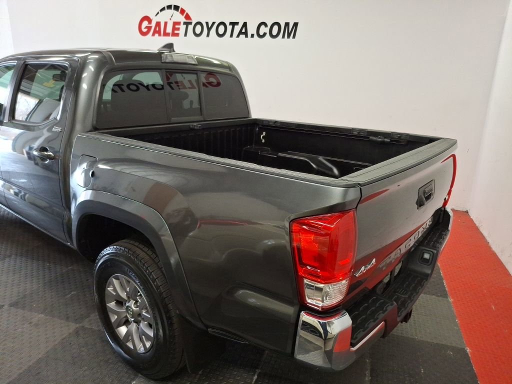 Used 2017 Toyota Tacoma SR5 w/ Tow Package image 5