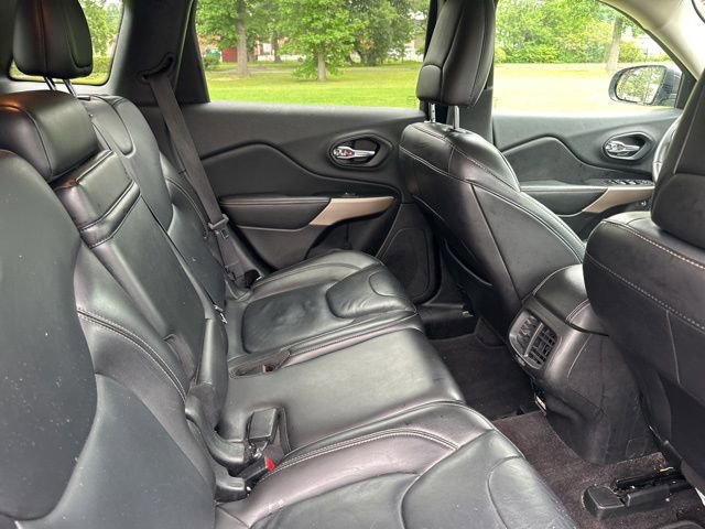Used 2017 Jeep Cherokee Limited AWD/4WD image 23