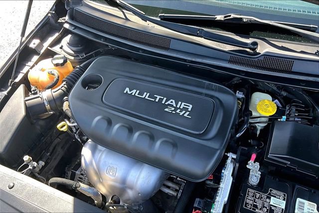 Used 2016 Chrysler 200 Limited w/ Anniversary Edition FWD image 28