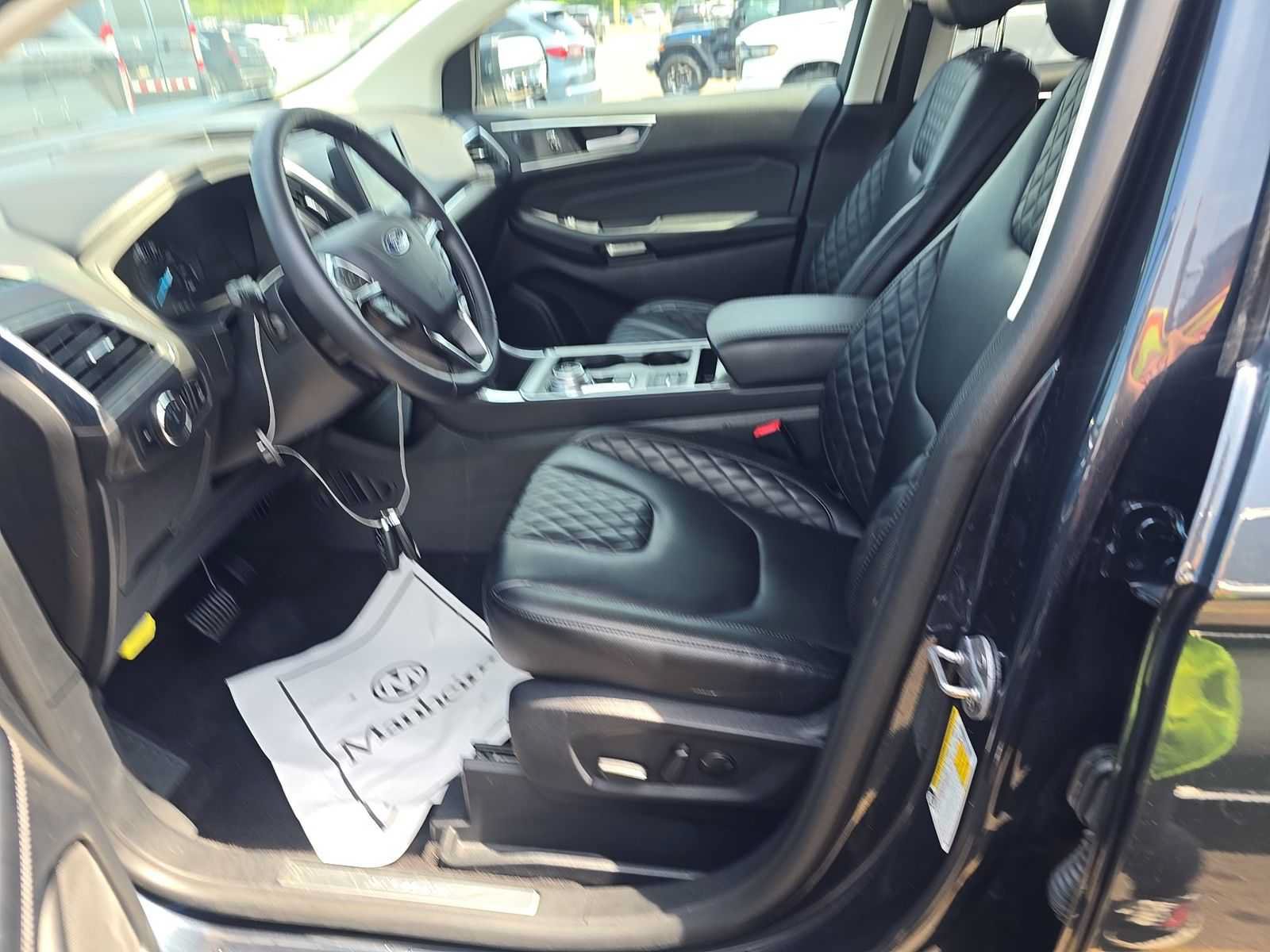 Used 2024 Ford Edge Titanium AWD/4WD image 7