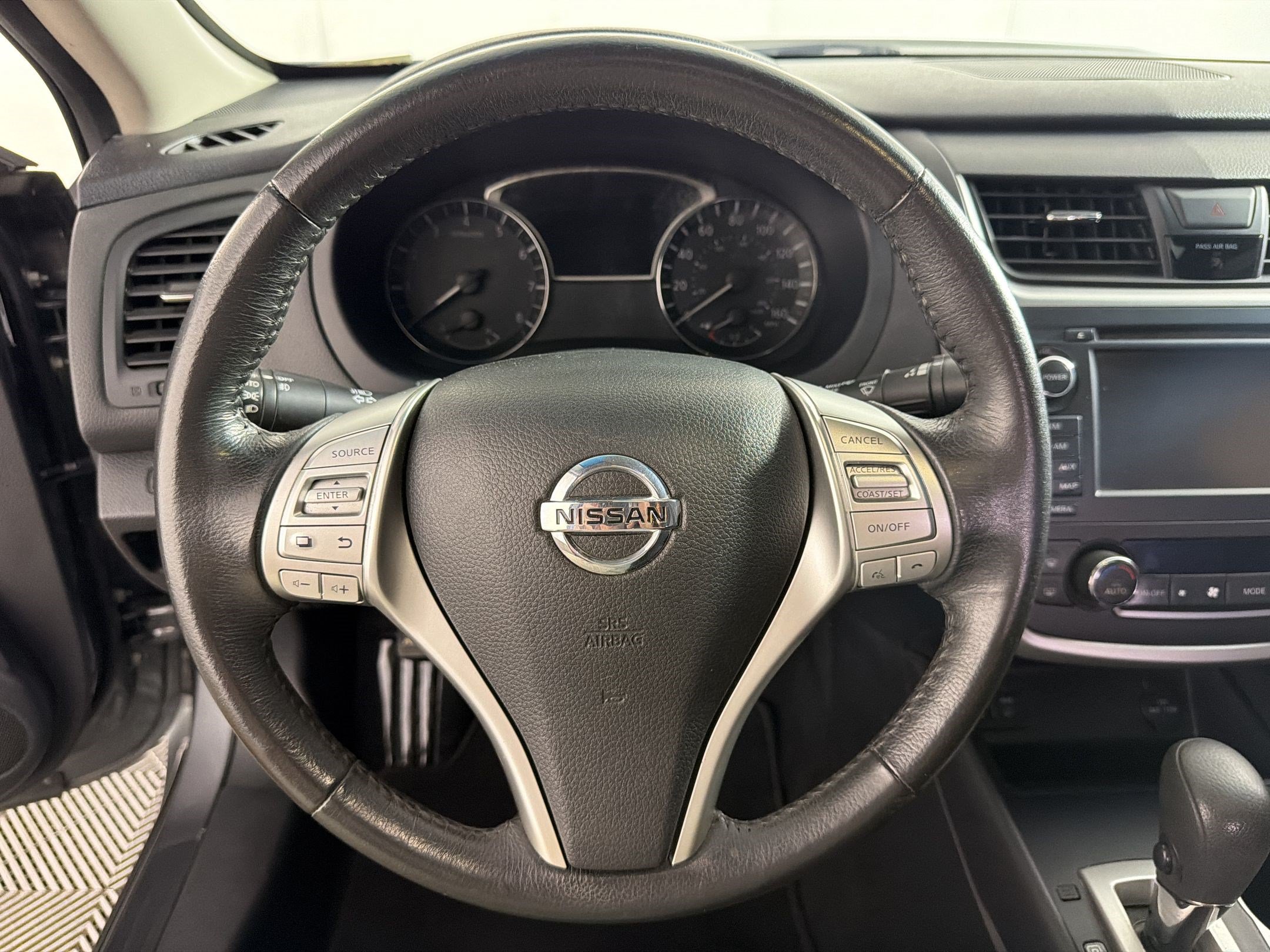 Used 2016 Nissan Altima 2.5 SV w/ Convenience Package FWD image 11
