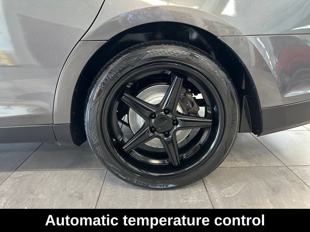 Used 2016 Ford Taurus Limited FWD image 7