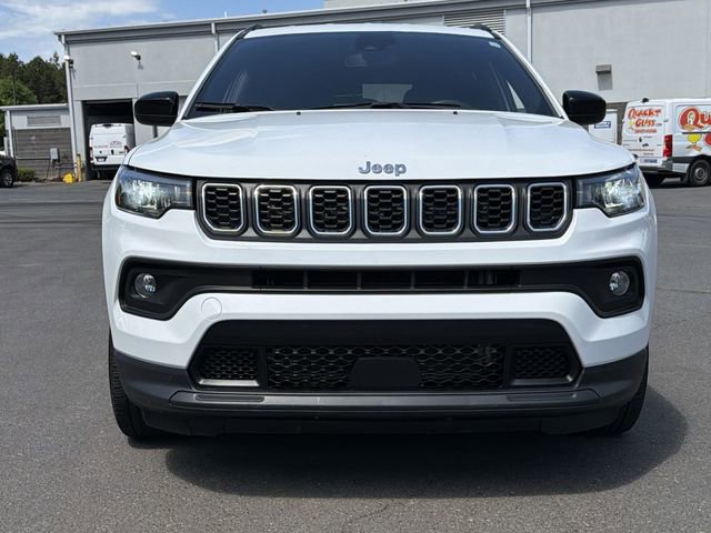 Used 2024 Jeep Compass Latitude image 16