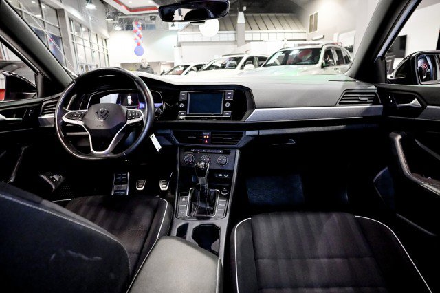 Used 2024 Volkswagen Jetta Sport image 24