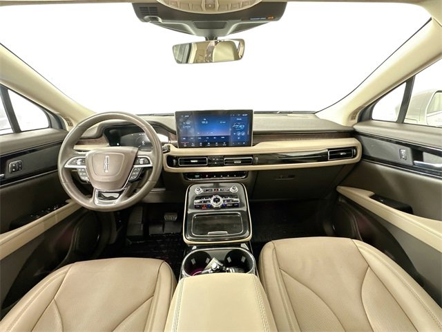 Used 2022 Lincoln Nautilus Reserve image 3