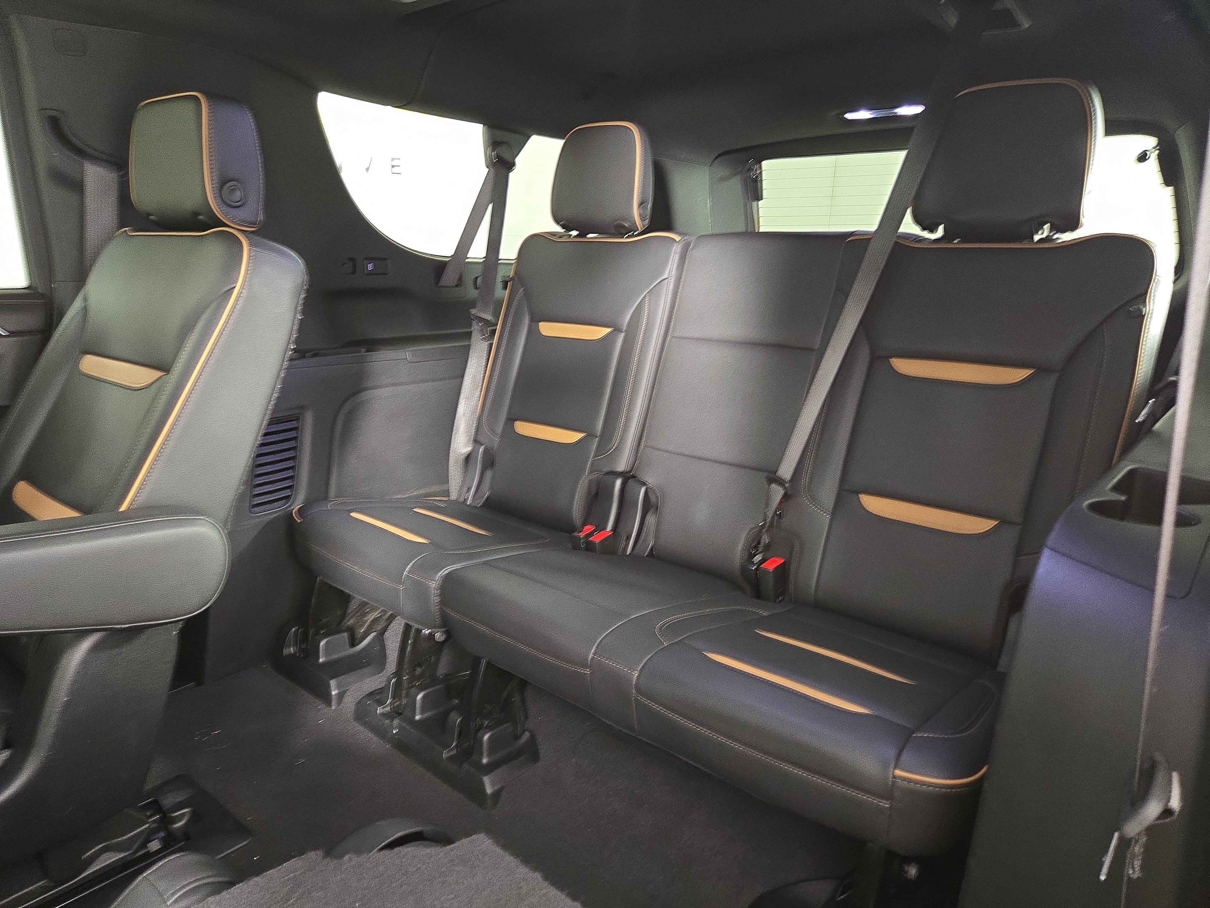 Used 2022 GMC Yukon XL AT4 AWD/4WD image 13