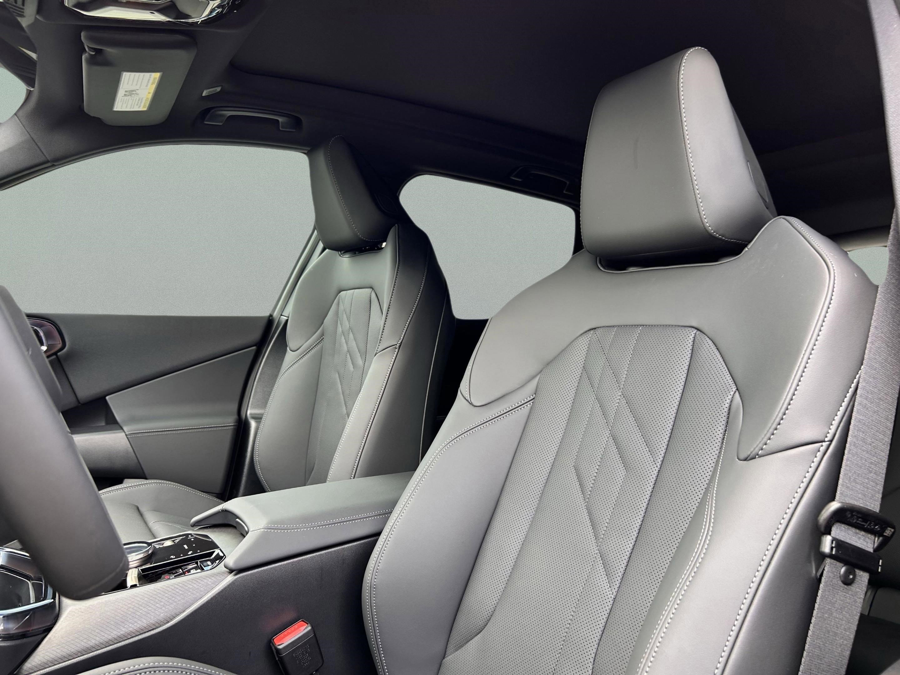 Used 2025 BMW X3 xDrive30i w/ Premium Package image 23