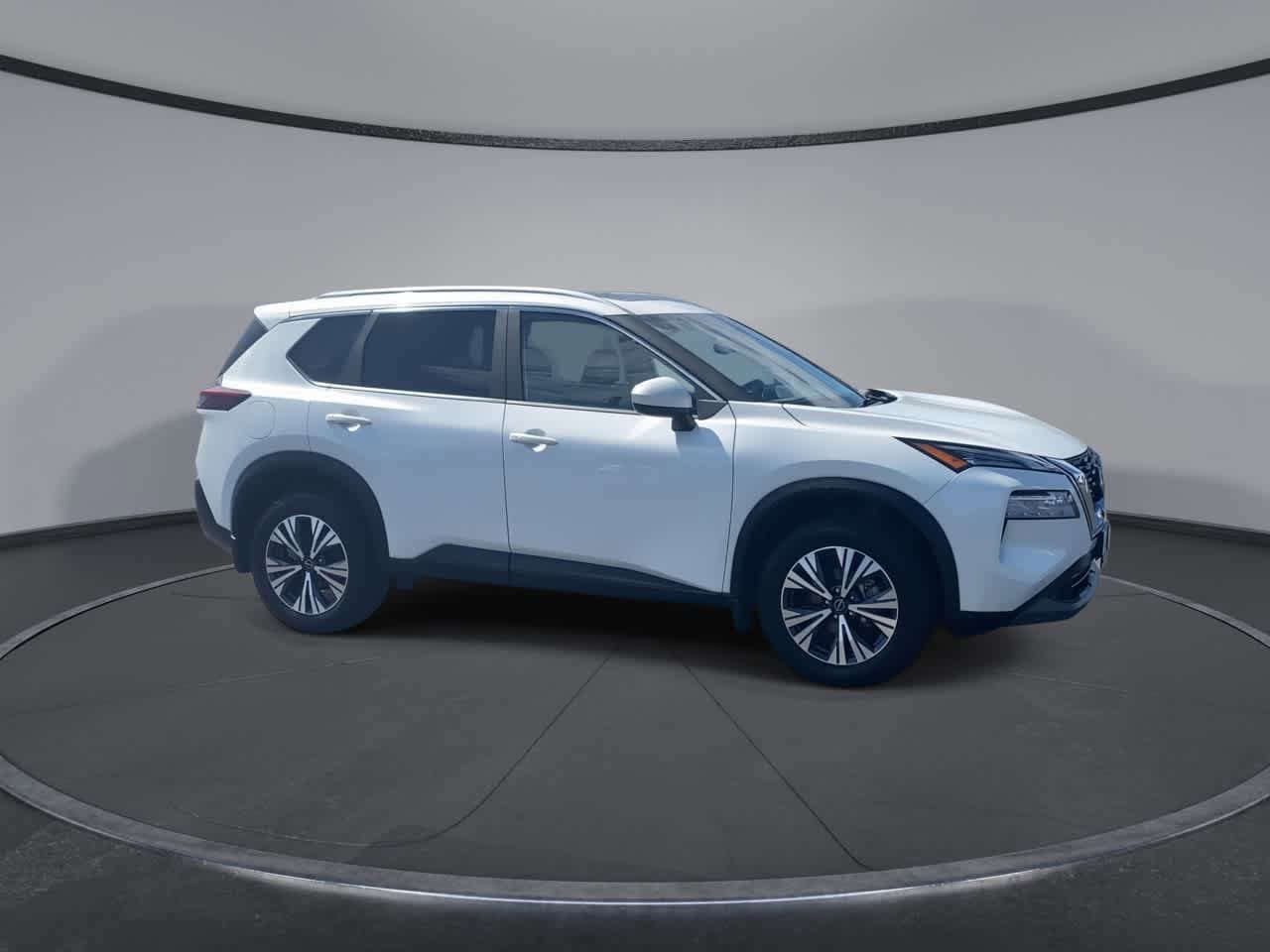 Used 2023 Nissan Rogue SV w/ SV Premium B Package AWD/4WD image 3