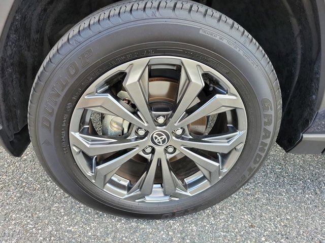 Used 2025 Toyota RAV4 XLE Premium image 17