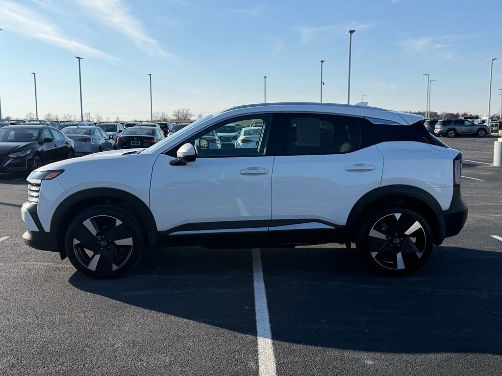 Used 2025 Nissan Kicks SR image 8