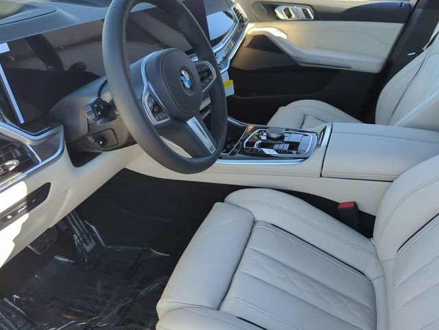 Used 2026 BMW X5 xDrive40i w/ M Sport Package AWD/4WD image 16