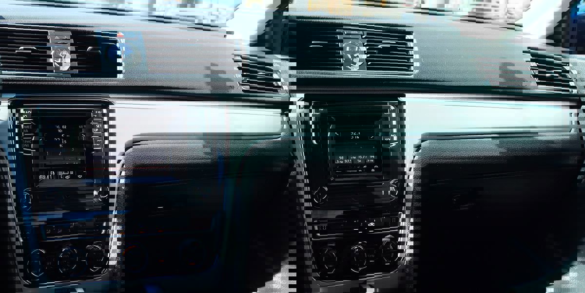 Used 2017 Volkswagen Passat 1.8T S image 43