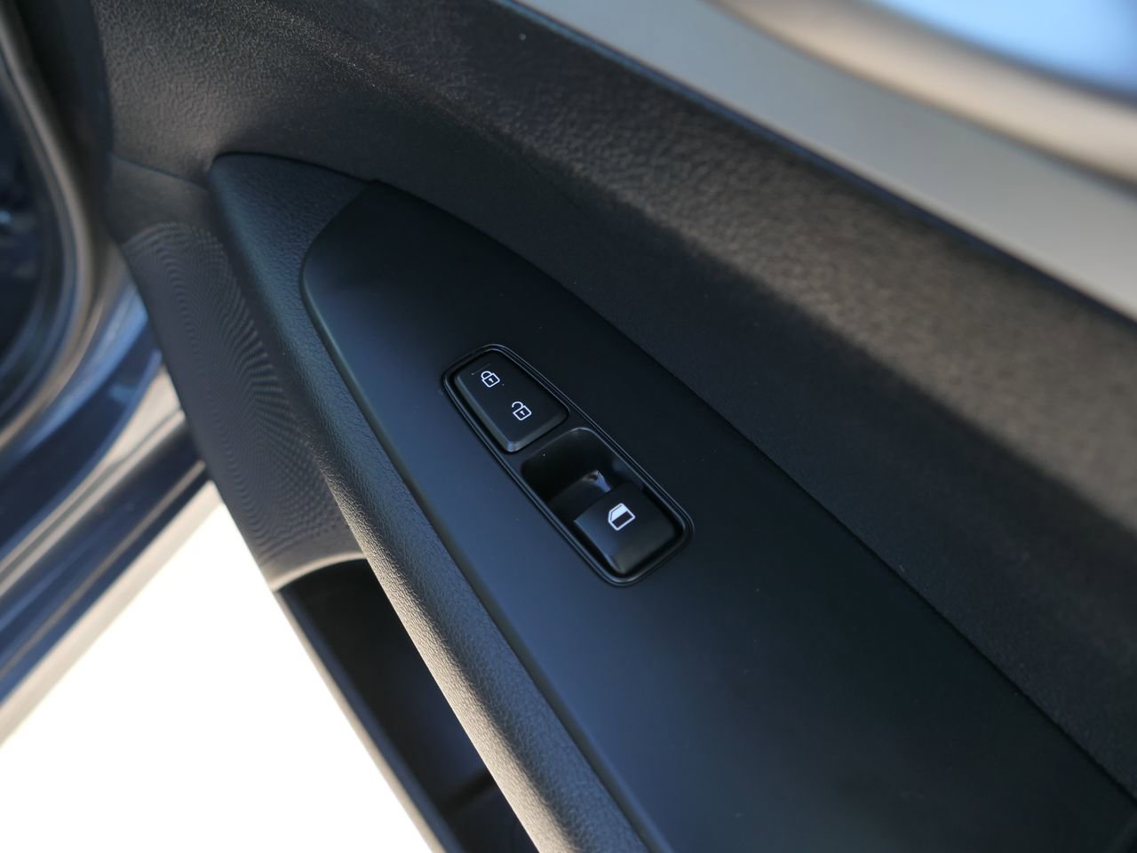 Used 2023 Kia Forte LXS image 27