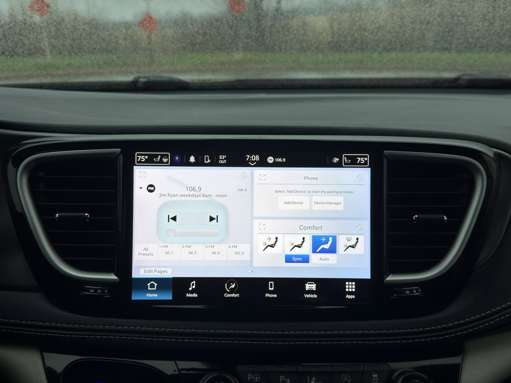 Used 2024 Chrysler Pacifica Touring-L image 22