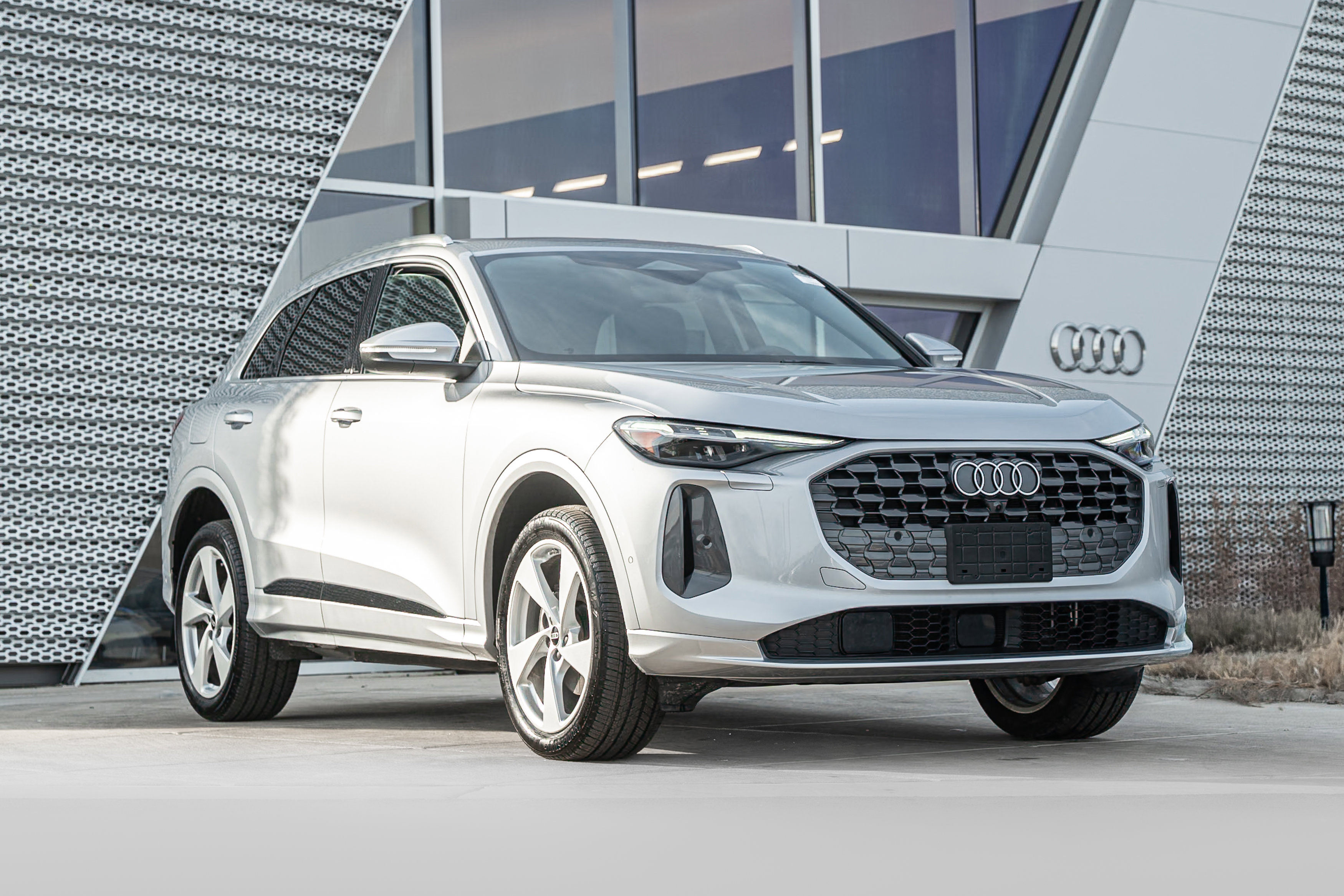 Certified 2025 Audi Q5 Premium Plus w/ Premium Plus AWD/4WD image 37